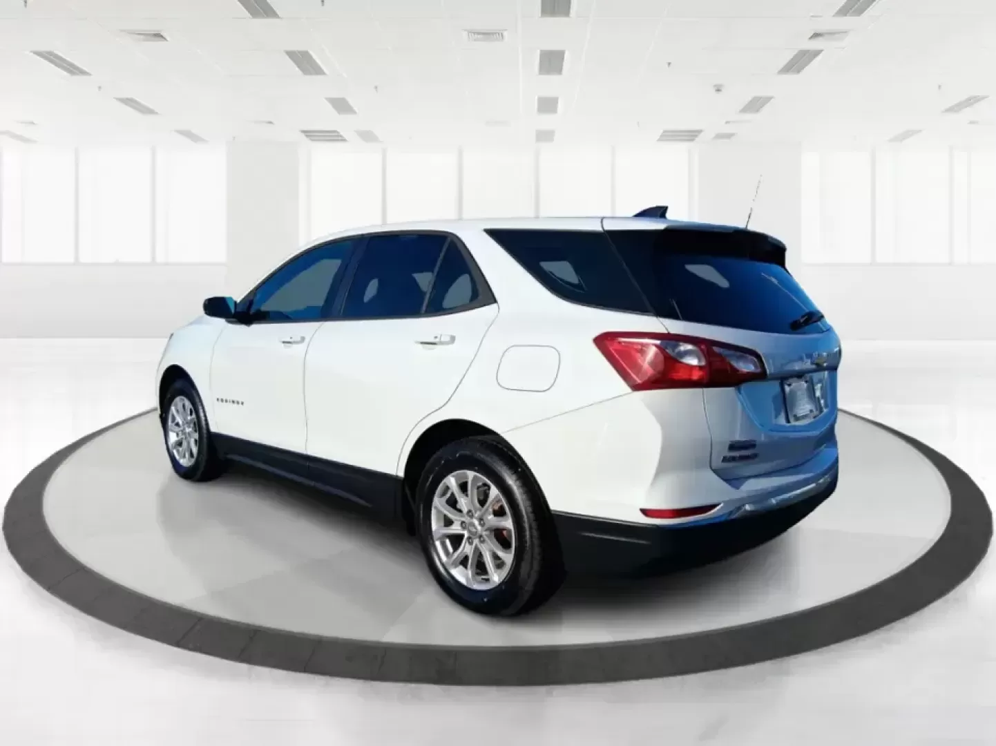 2018 Chevrolet Equinox LS (3GNAXHEV0JS) with an 1.5L I-4 gasoline direct injection engine, 6A transmission, located at 1951 S Dayton Lakeview Rd., New Carlisle, OH, 45344, (937) 908-9800, 39.890999, -84.050255 - Picture your next Ohio weekend: groceries and sports gear loaded up, the kids comfortable in back, and you're cruising from New Carlisle to Dayton or Springfield with a small SUV that's easy to park, confident on I70, and efficient enough for daily commuting. This 2018 Chevrolet Equinox LS is built - Photo#4