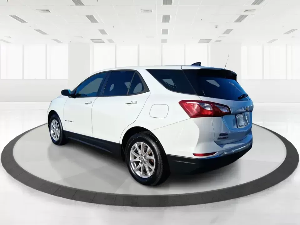 2018 Chevrolet Equinox LS (3GNAXHEV0JS) with an 1.5L I-4 gasoline direct injection engine, 6A transmission, located at 1951 S Dayton Lakeview Rd., New Carlisle, OH, 45344, (937) 908-9800, 39.890999, -84.050255 - Picture your next Ohio weekend: groceries and sports gear loaded up, the kids comfortable in back, and you're cruising from New Carlisle to Dayton or Springfield with a small SUV that's easy to park, confident on I70, and efficient enough for daily commuting. This 2018 Chevrolet Equinox LS is built - Photo#4