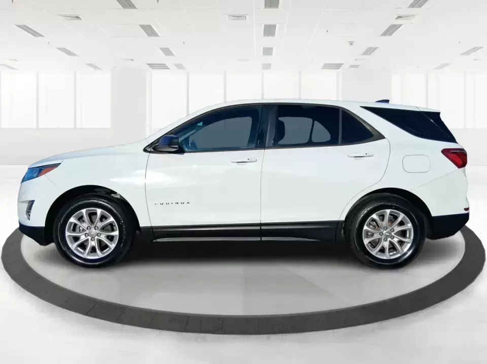 2018 Chevrolet Equinox LS (3GNAXHEV0JS) with an 1.5L I-4 gasoline direct injection engine, 6A transmission, located at 1951 S Dayton Lakeview Rd., New Carlisle, OH, 45344, (937) 908-9800, 39.890999, -84.050255 - Picture your next Ohio weekend: groceries and sports gear loaded up, the kids comfortable in back, and you're cruising from New Carlisle to Dayton or Springfield with a small SUV that's easy to park, confident on I70, and efficient enough for daily commuting. This 2018 Chevrolet Equinox LS is built - Photo#5