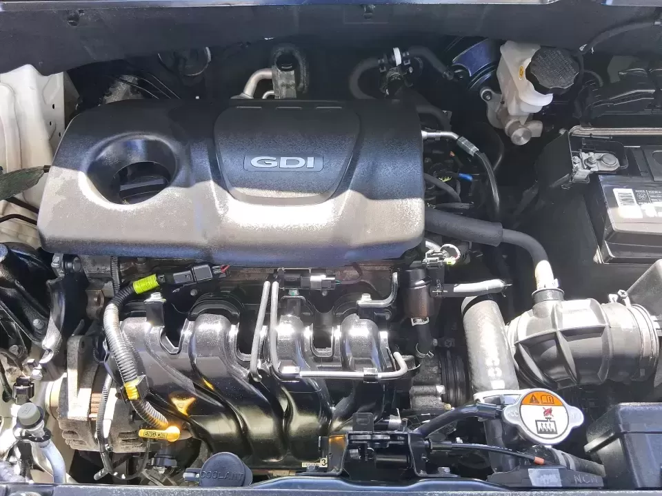 2019 Kia Soul Base (KNDJN2A20K7) with an 1.6L L4 DOHC 16V engine, 6M transmission, located at 1230 East Main St, Xenia, OH, 45385, (937) 908-9800, 39.688026, -83.910172 - Need a smart, easy-to-park ride for the daily commute down South Dixie Drive, quick errands near the Dayton Mall, or weekend drives out toward Carillon Historical Park? This 2019 Kia Soul Base in bright White is a practical, city-friendly wagon that fits real life in Moraine, Ohio-roomy enough for g - Photo#11