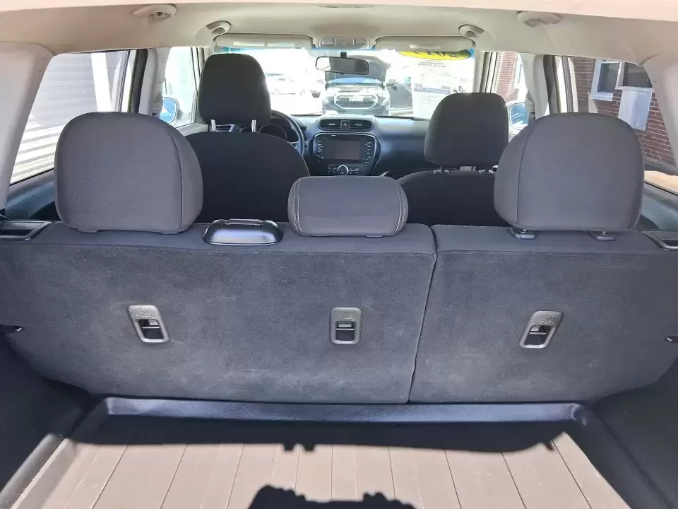 2019 Kia Soul Base (KNDJN2A20K7) with an 1.6L L4 DOHC 16V engine, 6M transmission, located at 1230 East Main St, Xenia, OH, 45385, (937) 908-9800, 39.688026, -83.910172 - Need a smart, easy-to-park ride for the daily commute down South Dixie Drive, quick errands near the Dayton Mall, or weekend drives out toward Carillon Historical Park? This 2019 Kia Soul Base in bright White is a practical, city-friendly wagon that fits real life in Moraine, Ohio-roomy enough for g - Photo#12