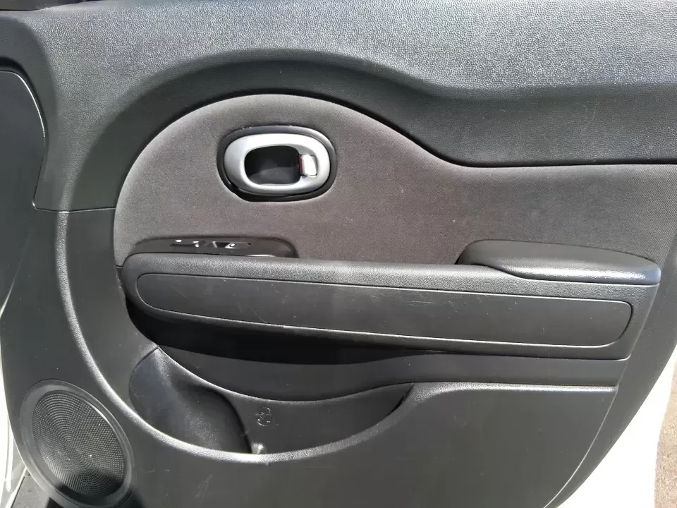 2019 Kia Soul Base (KNDJN2A20K7) with an 1.6L L4 DOHC 16V engine, 6M transmission, located at 1230 East Main St, Xenia, OH, 45385, (937) 908-9800, 39.688026, -83.910172 - Need a smart, easy-to-park ride for the daily commute down South Dixie Drive, quick errands near the Dayton Mall, or weekend drives out toward Carillon Historical Park? This 2019 Kia Soul Base in bright White is a practical, city-friendly wagon that fits real life in Moraine, Ohio-roomy enough for g - Photo#18