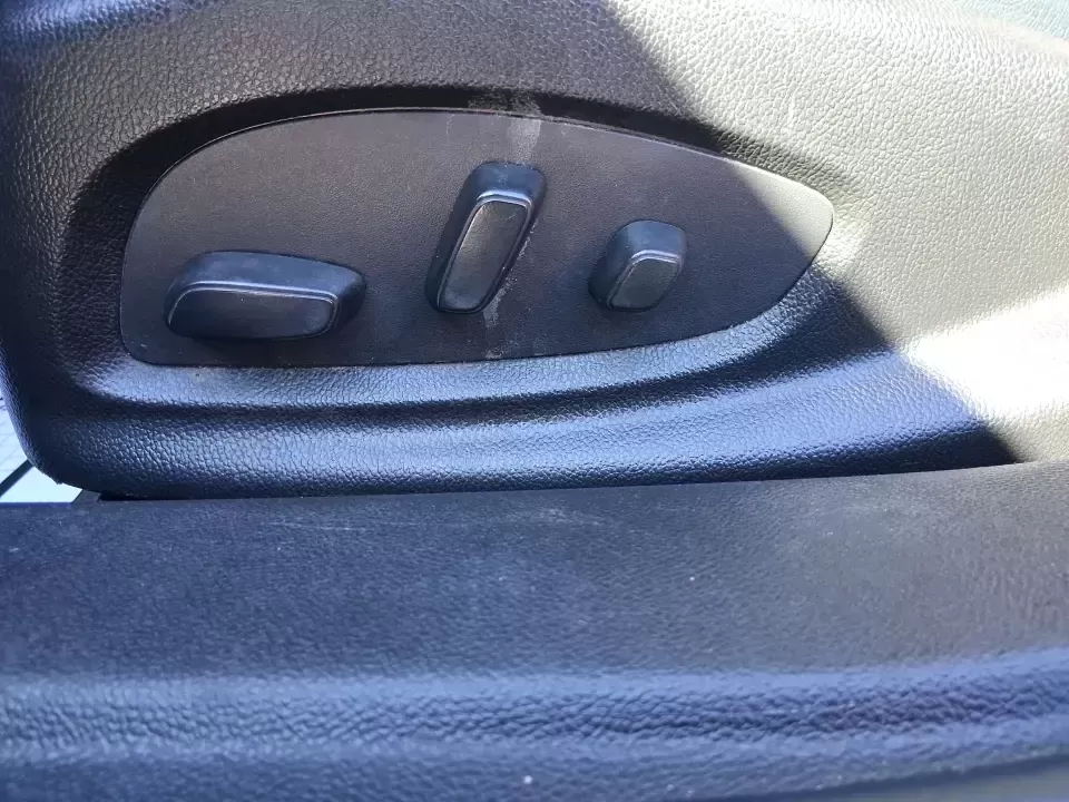 2017 Chevrolet Impala 1LT (1G1105S39HU) with an Ecotec 2.5L I-4 gasoline direct injection engine, 6A transmission, located at 8750 N County Rd 25A, Piqua, OH, 45356, (937) 908-9800, 40.164391, -84.232513 - Need a comfortable, confidence-inspiring sedan for long commutes up I75, daily school drop-offs, or weekend drives to the Miami County Fairgrounds? This 2017 Chevrolet Impala 1LT delivers big-car space, smooth highway manners, and smart tech-an ideal fit for busy families, rideshare drivers, and any - Photo#17