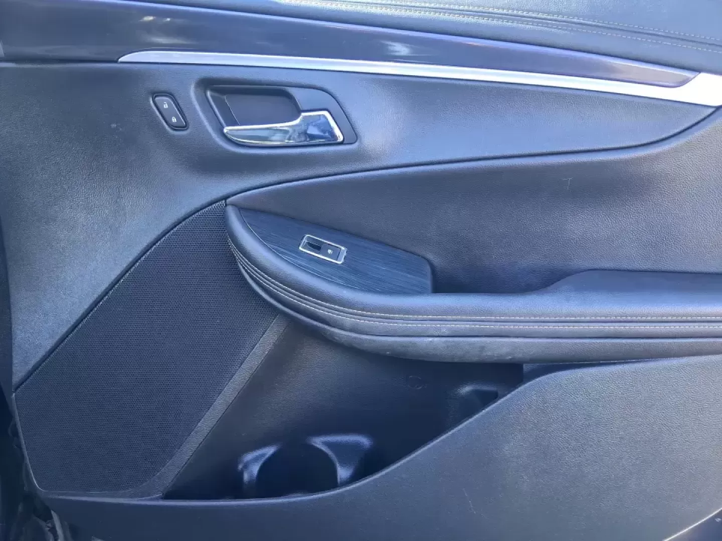 2017 Chevrolet Impala 1LT (1G1105S39HU) with an Ecotec 2.5L I-4 gasoline direct injection engine, 6A transmission, located at 8750 N County Rd 25A, Piqua, OH, 45356, (937) 908-9800, 40.164391, -84.232513 - Need a comfortable, confidence-inspiring sedan for long commutes up I75, daily school drop-offs, or weekend drives to the Miami County Fairgrounds? This 2017 Chevrolet Impala 1LT delivers big-car space, smooth highway manners, and smart tech-an ideal fit for busy families, rideshare drivers, and any - Photo#19