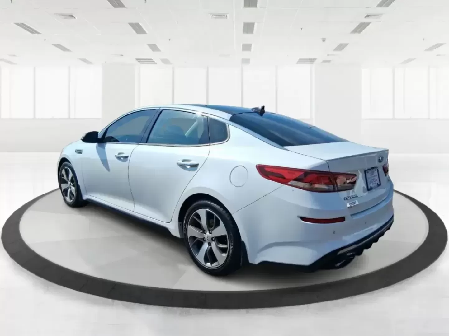 2019 Kia Optima S (5XXGT4L35KG) with an Theta II 2.4L I-4 gasoline direct injection engine, 6A transmission, located at 1099 N County Rd 25A , Troy, OH, 45373, (937) 908-9800, 40.057079, -84.212883 - Picture your next week going smoother: a comfortable, efficient sedan that makes the daily commute up I75, quick school drop-offs, and weekend runs to Dayton feel easy-without stretching your budget. This 2019 Kia Optima S is built for real life in Troy, Ohio, offering the space and technology busy - Photo#4