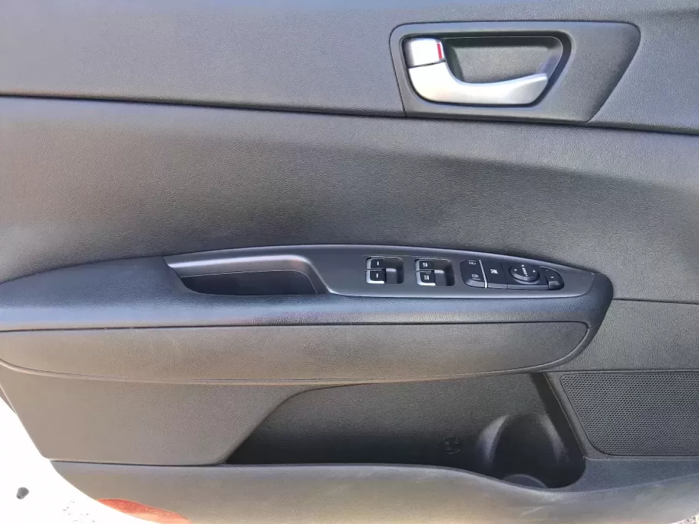 2019 Kia Optima S (5XXGT4L35KG) with an Theta II 2.4L I-4 gasoline direct injection engine, 6A transmission, located at 1099 N County Rd 25A , Troy, OH, 45373, (937) 908-9800, 40.057079, -84.212883 - Picture your next week going smoother: a comfortable, efficient sedan that makes the daily commute up I75, quick school drop-offs, and weekend runs to Dayton feel easy-without stretching your budget. This 2019 Kia Optima S is built for real life in Troy, Ohio, offering the space and technology busy - Photo#17