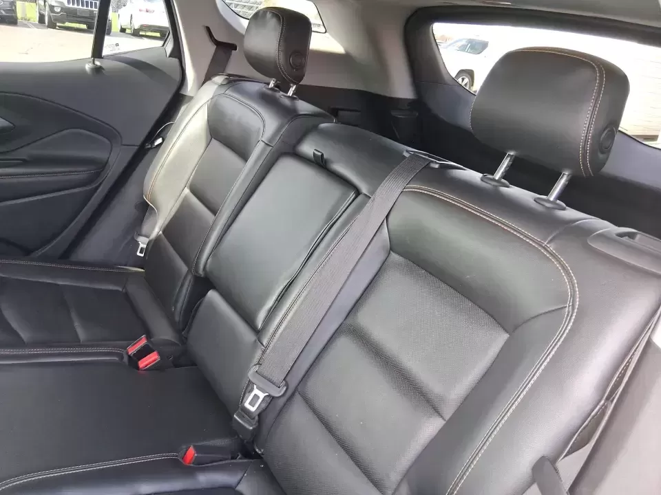 2019 GMC Terrain SLT (3GKALVEV0KL) with an 1.4L L4 DOHC 16V TURBO engine, 6A transmission, located at 1099 N County Rd 25A , Troy, OH, 45373, (937) 908-9800, 40.057079, -84.212883 - Picture your next week: smooth morning commutes down US-35, a quick run to The Greene for errands, then a Saturday escape to John Bryan State Park with the family and gear in tow. This 2019 GMC Terrain SLT is built for that real-life rhythm-comfortable, confident in changing Ohio weather, and sized - Photo#9