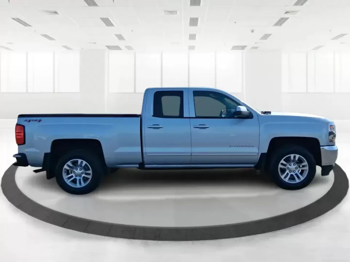 2016 Chevrolet Silverado 1500 1LT (1GCVKREC0GZ) with an EcoTec3 4.3L V-6 gasoline direct injection engine, 6A transmission, located at 4508 South Dixie Dr, Moraine, OH, 45439, (937) 908-9800, 39.689976, -84.218452 - Need a truck that can handle weekday work runs, weekend projects, and Ohio weather without flinching? This 2016 Chevrolet Silverado 1500 1LT Double Cab in Silver Ice Metallic is built for real life in Moraine-whether you're hauling supplies for a home upgrade, towing for a camping trip, or simply wa - Photo#1