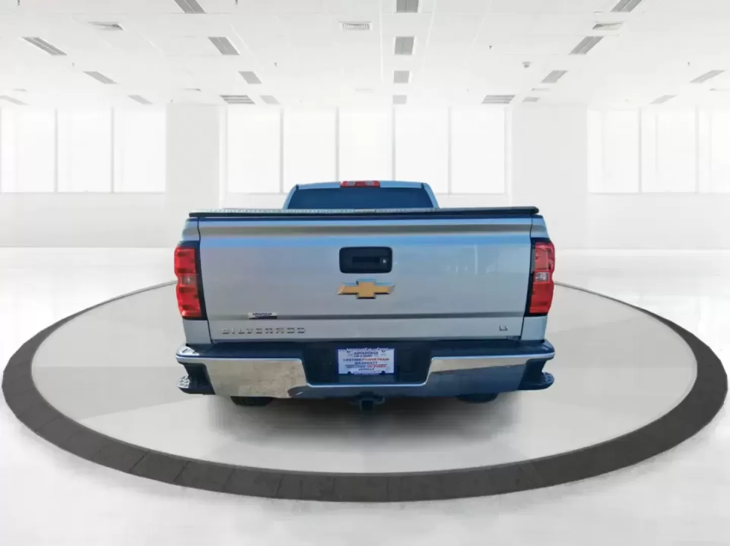 2016 Chevrolet Silverado 1500 1LT (1GCVKREC0GZ) with an EcoTec3 4.3L V-6 gasoline direct injection engine, 6A transmission, located at 4508 South Dixie Dr, Moraine, OH, 45439, (937) 908-9800, 39.689976, -84.218452 - Need a truck that can handle weekday work runs, weekend projects, and Ohio weather without flinching? This 2016 Chevrolet Silverado 1500 1LT Double Cab in Silver Ice Metallic is built for real life in Moraine-whether you're hauling supplies for a home upgrade, towing for a camping trip, or simply wa - Photo#3
