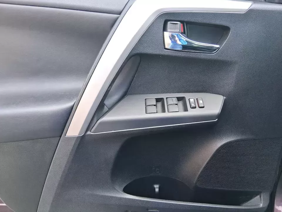 2016 Toyota RAV4 XLE (2T3RFREV9GW) with an 2.5L I-4 DOHC engine, 6A transmission, located at 401 Woodman Dr, Riverside, OH, 45431, (937) 908-9800, 39.760899, -84.123421 - Weekend road trips to Eastwood MetroPark, snowy commutes up I675, and everyday school-and-grocery runs around Riverside all get easier when you're driving an SUV that's ready for real life. This 2016 Toyota RAV4 XLE in eye-catching Barcelona Red Metallic blends Toyota reliability with the versatilit - Photo#17