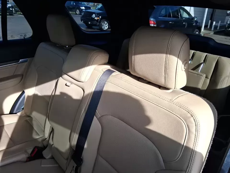 2017 Ford Explorer Limited (1FM5K8F88HG) with an EcoBoost 2.3L I-4 gasoline direct injection engine, 6A transmission, located at 1951 S Dayton Lakeview Rd., New Carlisle, OH, 45344, (937) 908-9800, 39.890999, -84.050255 - Pack up the crew, point the hood toward the next weekend getaway, and let one SUV handle the school run, the grocery haul, and the road trip to Hocking Hills without breaking a sweat. This 2017 Ford Explorer Limited 4WD in White Platinum Metallic Tri-Coat is built for real life in Ohio-comfortable f - Photo#10