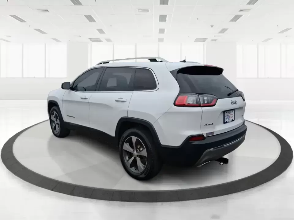 2019 Jeep Cherokee Limited 4x4 (1C4PJMDX5KD) with an 3.2L V6 DOHC 24V engine, 9A transmission, located at 8750 N County Rd 25A, Piqua, OH, 45356, (937) 908-9800, 40.164391, -84.232513 - Load up the family, point the hood toward the next weekend getaway, and let the road decide the plan-this 2019 Jeep Cherokee Limited 4x4 is built for real-life Ohio driving, from rainy school runs to spontaneous trips up I75. With confident 4x4 capability, a smooth 9-speed automatic, and a strong 3. - Photo#4