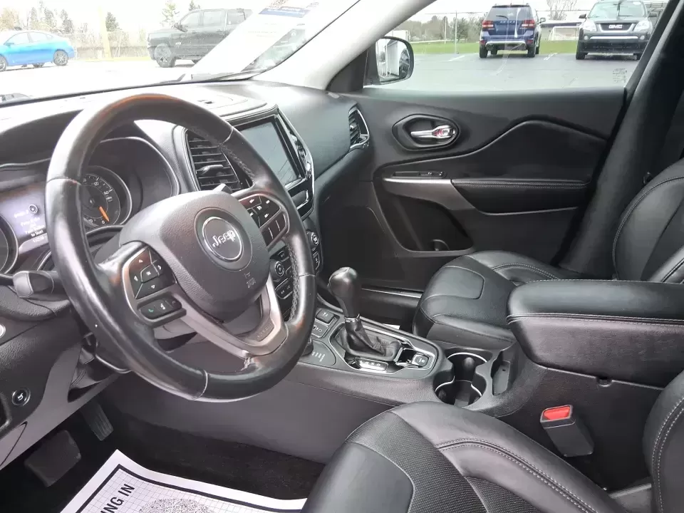 2019 Jeep Cherokee Limited 4x4 (1C4PJMDX5KD) with an 3.2L V6 DOHC 24V engine, 9A transmission, located at 8750 N County Rd 25A, Piqua, OH, 45356, (937) 908-9800, 40.164391, -84.232513 - Load up the family, point the hood toward the next weekend getaway, and let the road decide the plan-this 2019 Jeep Cherokee Limited 4x4 is built for real-life Ohio driving, from rainy school runs to spontaneous trips up I75. With confident 4x4 capability, a smooth 9-speed automatic, and a strong 3. - Photo#9