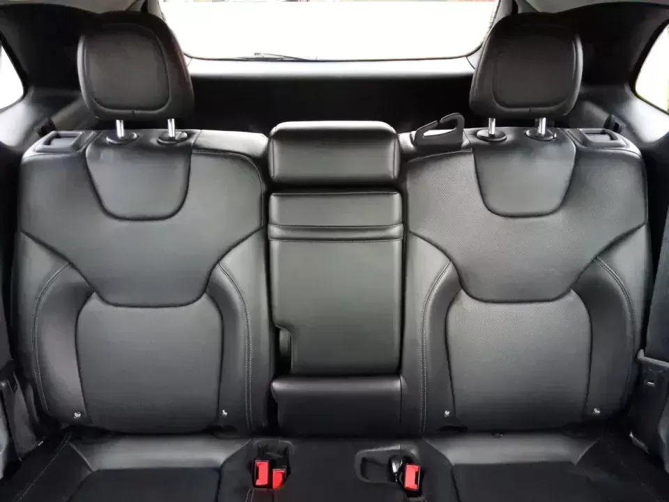 2019 Jeep Cherokee Limited 4x4 (1C4PJMDX5KD) with an 3.2L V6 DOHC 24V engine, 9A transmission, located at 8750 N County Rd 25A, Piqua, OH, 45356, (937) 908-9800, 40.164391, -84.232513 - Load up the family, point the hood toward the next weekend getaway, and let the road decide the plan-this 2019 Jeep Cherokee Limited 4x4 is built for real-life Ohio driving, from rainy school runs to spontaneous trips up I75. With confident 4x4 capability, a smooth 9-speed automatic, and a strong 3. - Photo#14