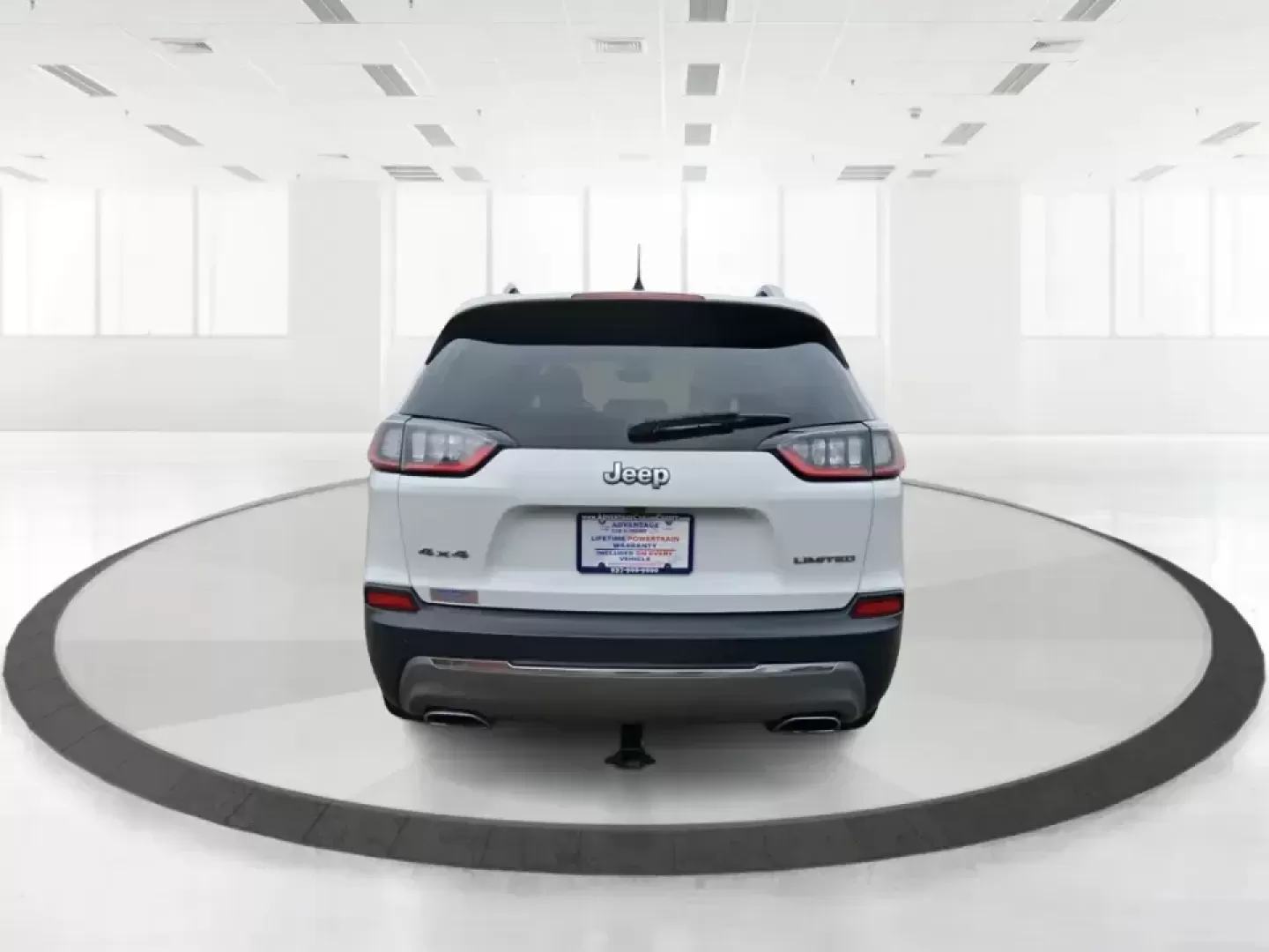 2019 Jeep Cherokee Limited 4x4 (1C4PJMDX5KD) with an 3.2L V6 DOHC 24V engine, 9A transmission, located at 1184 Kauffman Ave, Fairborn, OH, 45324, (937) 908-9800, 39.807072, -84.030914 - Load up the family, point the hood toward the next weekend getaway, and let the road decide the plan-this 2019 Jeep Cherokee Limited 4x4 is built for real-life Ohio driving, from rainy school runs to spontaneous trips up I75. With confident 4x4 capability, a smooth 9-speed automatic, and a strong 3. - Photo#3