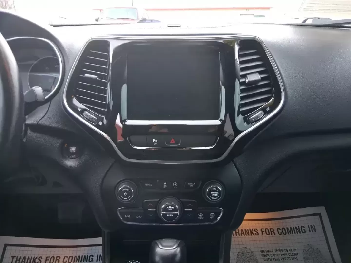 2019 Jeep Cherokee Limited 4x4 (1C4PJMDX5KD) with an 3.2L V6 DOHC 24V engine, 9A transmission, located at 1184 Kauffman Ave, Fairborn, OH, 45324, (937) 908-9800, 39.807072, -84.030914 - Load up the family, point the hood toward the next weekend getaway, and let the road decide the plan-this 2019 Jeep Cherokee Limited 4x4 is built for real-life Ohio driving, from rainy school runs to spontaneous trips up I75. With confident 4x4 capability, a smooth 9-speed automatic, and a strong 3. - Photo#13