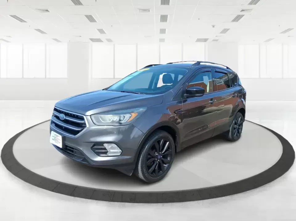 2017 Ford Escape SE (1FMCU9GD2HU) with an 1.5L L4 DOHC 16V engine, 6A transmission, located at 880 E. National Road, Vandalia, OH, 45377, (937) 908-9800, 39.891918, -84.183594 - Make every day easier-whether you're tackling a long commute up I-75, shuttling kids between school and practice, or packing up for a weekend escape to the Dayton area parks. This 2017 Ford Escape SE in Magnetic Metallic is the kind of compact SUV that fits real life in Vandalia, OH: easy to park, c - Photo#7