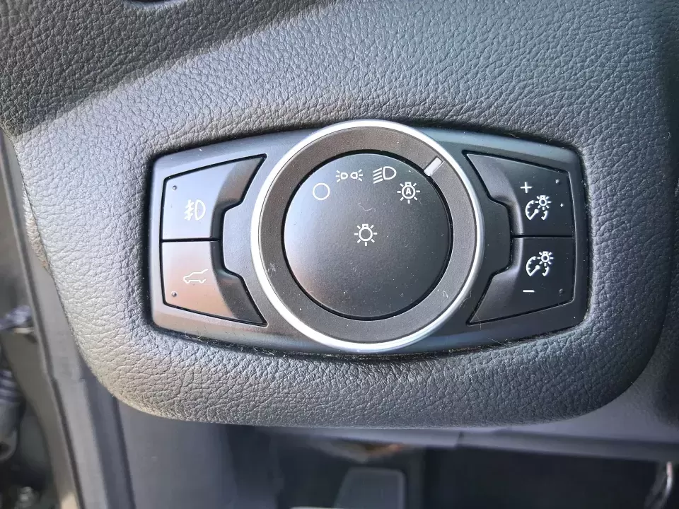 2017 Ford Escape SE (1FMCU9GD2HU) with an 1.5L L4 DOHC 16V engine, 6A transmission, located at 880 E. National Road, Vandalia, OH, 45377, (937) 908-9800, 39.891918, -84.183594 - Make every day easier-whether you're tackling a long commute up I-75, shuttling kids between school and practice, or packing up for a weekend escape to the Dayton area parks. This 2017 Ford Escape SE in Magnetic Metallic is the kind of compact SUV that fits real life in Vandalia, OH: easy to park, c - Photo#16