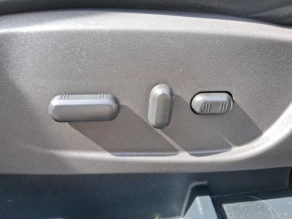 2017 Ford Escape SE (1FMCU9GD2HU) with an 1.5L L4 DOHC 16V engine, 6A transmission, located at 880 E. National Road, Vandalia, OH, 45377, (937) 908-9800, 39.891918, -84.183594 - Make every day easier-whether you're tackling a long commute up I-75, shuttling kids between school and practice, or packing up for a weekend escape to the Dayton area parks. This 2017 Ford Escape SE in Magnetic Metallic is the kind of compact SUV that fits real life in Vandalia, OH: easy to park, c - Photo#17