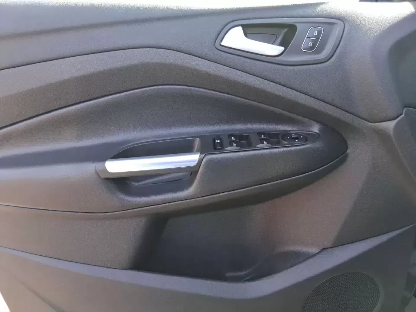 2017 Ford Escape SE (1FMCU9GD2HU) with an 1.5L L4 DOHC 16V engine, 6A transmission, located at 880 E. National Road, Vandalia, OH, 45377, (937) 908-9800, 39.891918, -84.183594 - Make every day easier-whether you're tackling a long commute up I-75, shuttling kids between school and practice, or packing up for a weekend escape to the Dayton area parks. This 2017 Ford Escape SE in Magnetic Metallic is the kind of compact SUV that fits real life in Vandalia, OH: easy to park, c - Photo#18