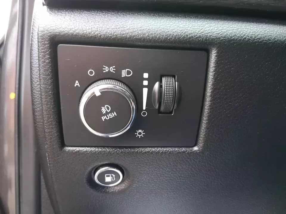 2015 Jeep Grand Cherokee Laredo (1C4RJFAG5FC) with an 3.6L V-6 DOHC engine, 8-Speed Automatic transmission, located at 1099 N County Rd 25A , Troy, OH, 45373, (937) 908-9800, 40.057079, -84.212883 - Need one SUV that can handle school drop-offs in the morning, a smooth I75 commute at lunchtime, and a last-minute weekend escape to the Miami Valley trails? This 2015 Jeep Grand Cherokee Laredo 4WD is built for real life in Troy, Ohio-comfortable enough for daily driving, confident enough for unpre - Photo#17