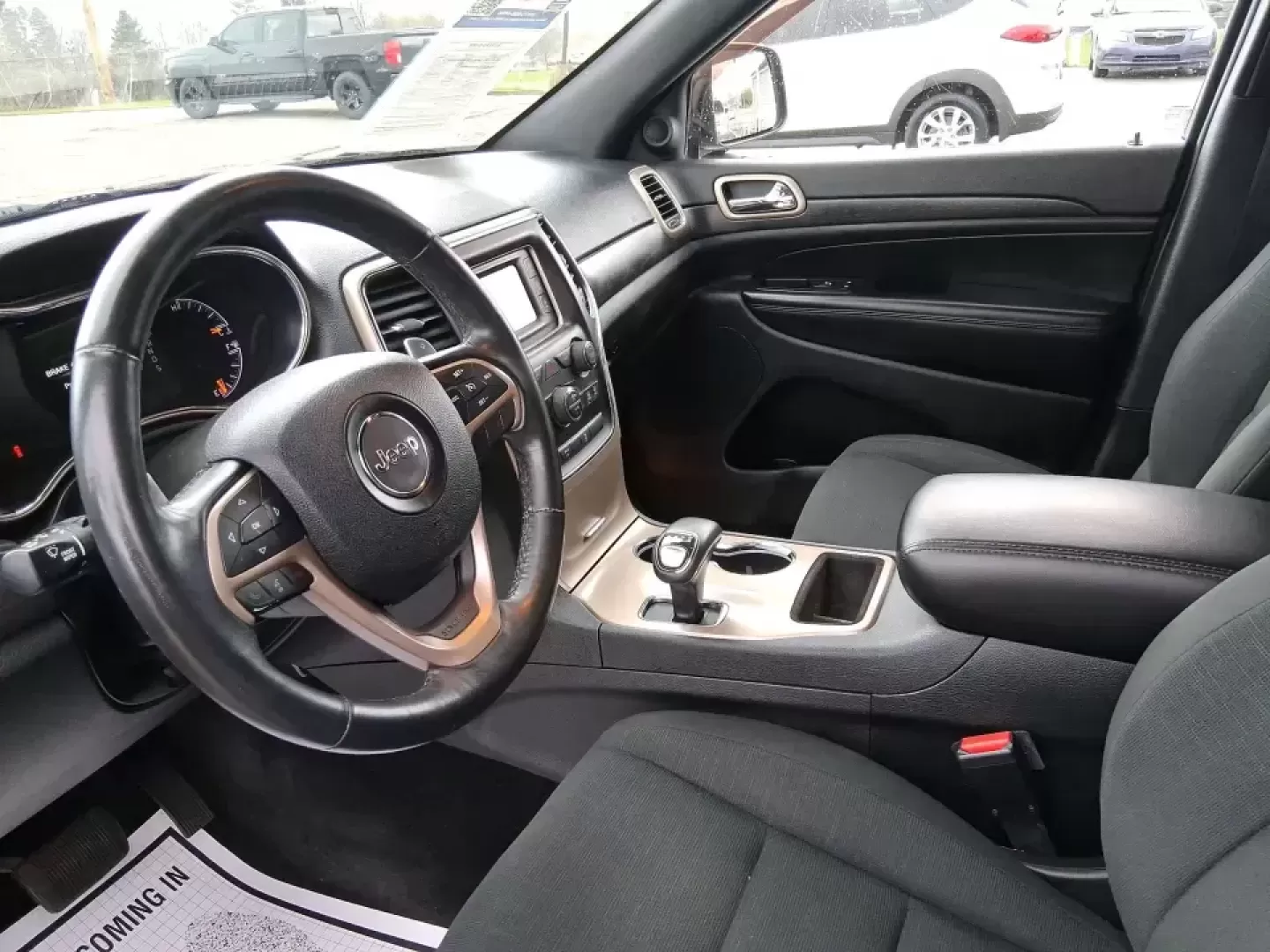 2015 Jeep Grand Cherokee Laredo (1C4RJFAG5FC) with an 3.6L V-6 DOHC engine, 8-Speed Automatic transmission, located at 1951 S Dayton Lakeview Rd., New Carlisle, OH, 45344, (937) 908-9800, 39.890999, -84.050255 - Need one SUV that can handle school drop-offs in the morning, a smooth I75 commute at lunchtime, and a last-minute weekend escape to the Miami Valley trails? This 2015 Jeep Grand Cherokee Laredo 4WD is built for real life in Troy, Ohio-comfortable enough for daily driving, confident enough for unpre - Photo#9