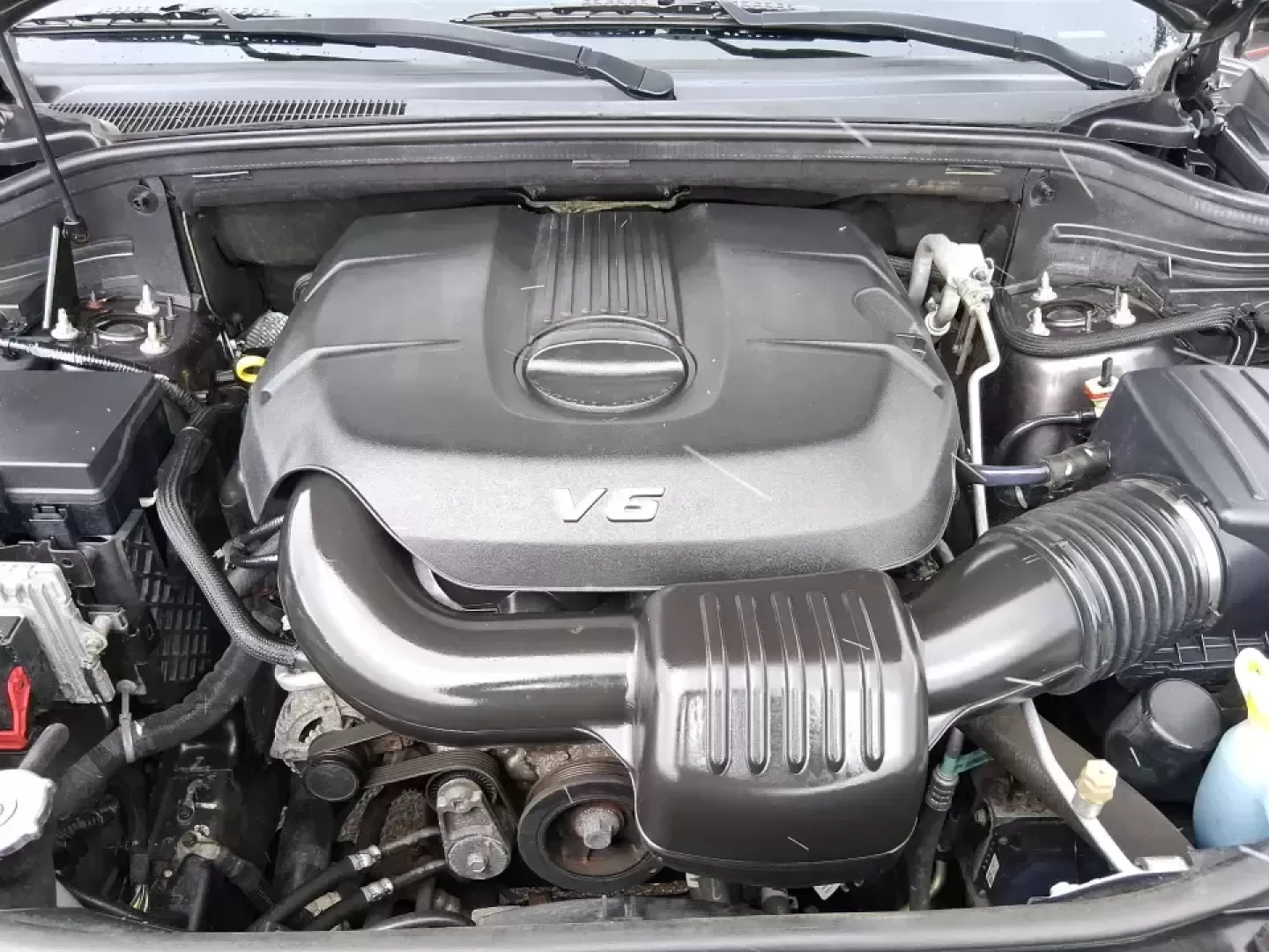 2015 Jeep Grand Cherokee Laredo (1C4RJFAG5FC) with an 3.6L V-6 DOHC engine, 8-Speed Automatic transmission, located at 1951 S Dayton Lakeview Rd., New Carlisle, OH, 45344, (937) 908-9800, 39.890999, -84.050255 - Need one SUV that can handle school drop-offs in the morning, a smooth I75 commute at lunchtime, and a last-minute weekend escape to the Miami Valley trails? This 2015 Jeep Grand Cherokee Laredo 4WD is built for real life in Troy, Ohio-comfortable enough for daily driving, confident enough for unpre - Photo#11