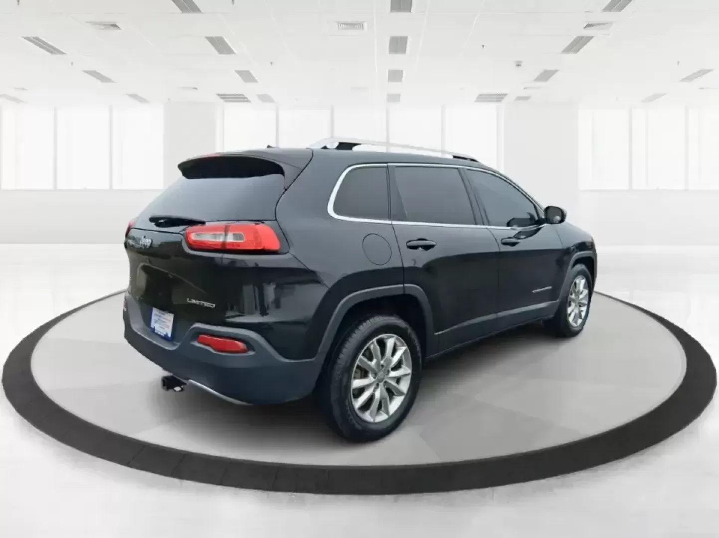 2015 Jeep Cherokee Limited (1C4PJMDBXFW) with an 2.4L L4 DOHC 16V engine, 9-Speed Automatic transmission, located at 401 Woodman Dr, Riverside, OH, 45431, (937) 908-9800, 39.760899, -84.123421 - Need one vehicle that can handle the weekday grind and still feel ready for a last-minute getaway? This 2015 Jeep Cherokee Limited 4WD in Brilliant Black Crystal Pearlcoat is built for Riverside life-comfortable for daily commutes, confident in Ohio weather, and versatile enough for road trips, socc - Photo#2