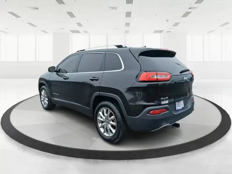 2015 Jeep Cherokee Limited (1C4PJMDBXFW) with an 2.4L L4 DOHC 16V engine, 9-Speed Automatic transmission, located at 8750 N County Rd 25A, Piqua, OH, 45356, (937) 908-9800, 40.164391, -84.232513 - Need one vehicle that can handle the weekday grind and still feel ready for a last-minute getaway? This 2015 Jeep Cherokee Limited 4WD in Brilliant Black Crystal Pearlcoat is built for Riverside life-comfortable for daily commutes, confident in Ohio weather, and versatile enough for road trips, socc - Photo#4