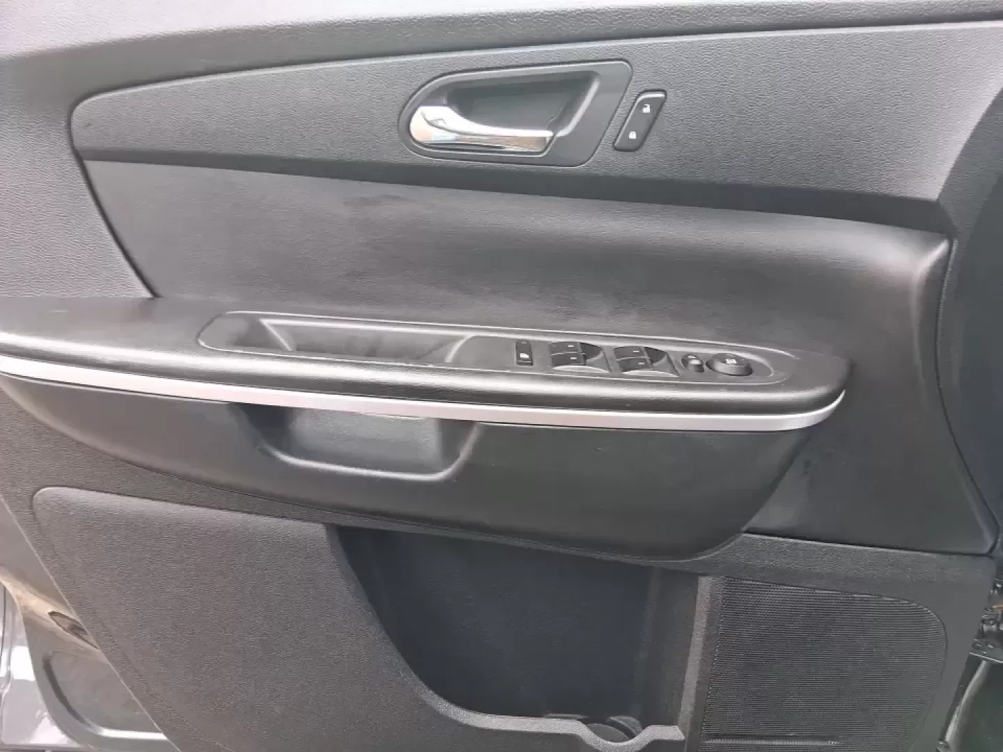 2012 GMC Acadia SL (1GKKRNED6CJ) with an 3.6L V-6 gasoline direct injection engine, 6-Speed Automatic transmission, located at 8750 N County Rd 25A, Piqua, OH, 45356, (937) 908-9800, 40.164391, -84.232513 - Pack up the kids, load the cooler, and point the SUV toward your next weekend getaway-this 2012 GMC Acadia SL is built for real-life Ohio driving, from school drop-offs and long commutes to road trips up I-75 and errands around Piqua. With three-row versatility, confident road manners, and family-fr - Photo#18