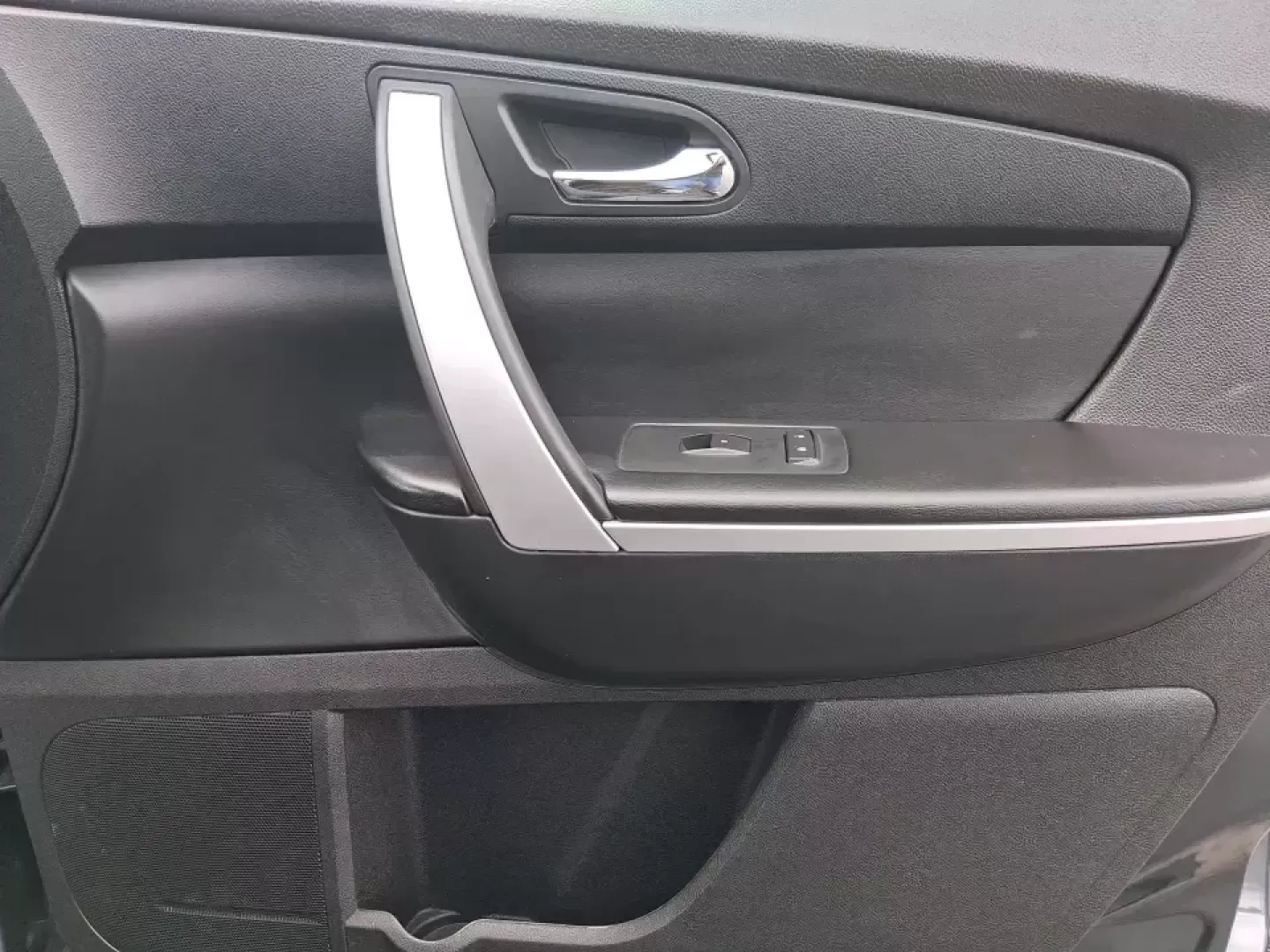 2012 GMC Acadia SL (1GKKRNED6CJ) with an 3.6L V-6 gasoline direct injection engine, 6-Speed Automatic transmission, located at 8750 N County Rd 25A, Piqua, OH, 45356, (937) 908-9800, 40.164391, -84.232513 - Pack up the kids, load the cooler, and point the SUV toward your next weekend getaway-this 2012 GMC Acadia SL is built for real-life Ohio driving, from school drop-offs and long commutes to road trips up I-75 and errands around Piqua. With three-row versatility, confident road manners, and family-fr - Photo#19
