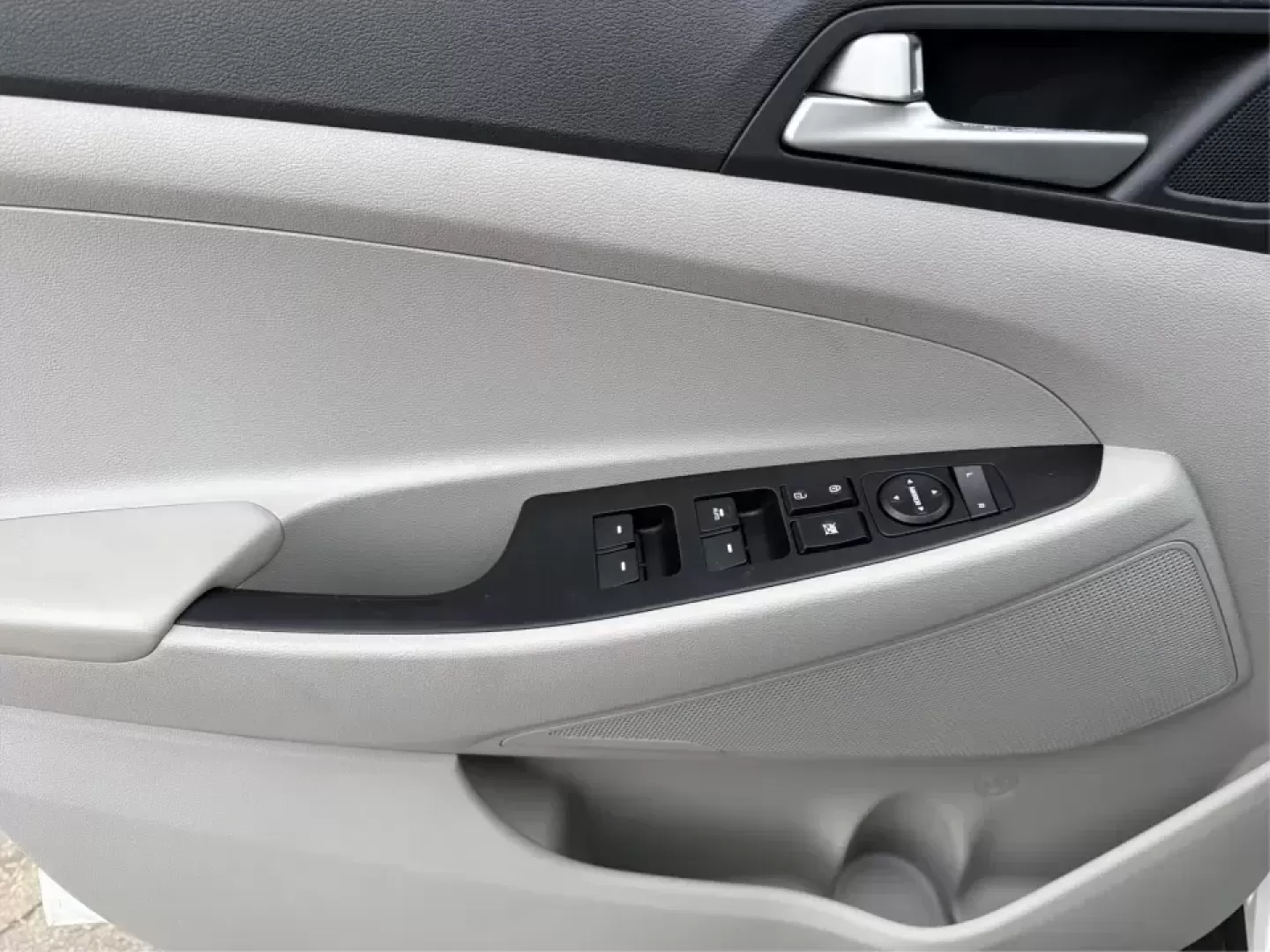2019 Hyundai Tucson Value (KM8J33A41KU) with an Nu 2L I-4 gasoline direct injection engine, 6A transmission, located at 8750 N County Rd 25A, Piqua, OH, 45356, (937) 908-9800, 40.164391, -84.232513 - Picture your next Ohio weekend: loading up the cooler, tossing sports gear in the back, and cruising from Piqua to a family cookout or a quick getaway-without stressing about space, comfort, or the road ahead. This **2019 Hyundai Tucson Value** in **White Pearl** is the kind of compact SUV that fits - Photo#18