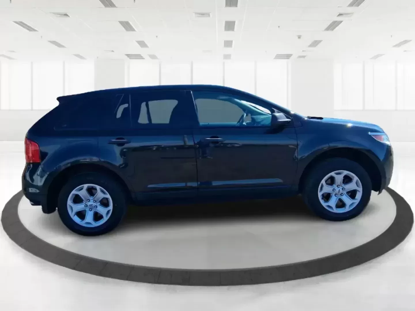 2014 Ford Edge SE (2FMDK4GC2EB) with an 3.5L V-6 DOHC engine, 6-Speed Automatic transmission, located at 401 Woodman Dr, Riverside, OH, 45431, (937) 908-9800, 39.760899, -84.123421 - Whether you're juggling school drop-offs, commuting across the Miami Valley, or packing up for a weekend getaway, this 2014 Ford Edge SE is the kind of SUV that fits real life in Riverside, Ohio. With a roomy cabin, confident traction for unpredictable Midwest weather, and everyday comfort features, - Photo#1