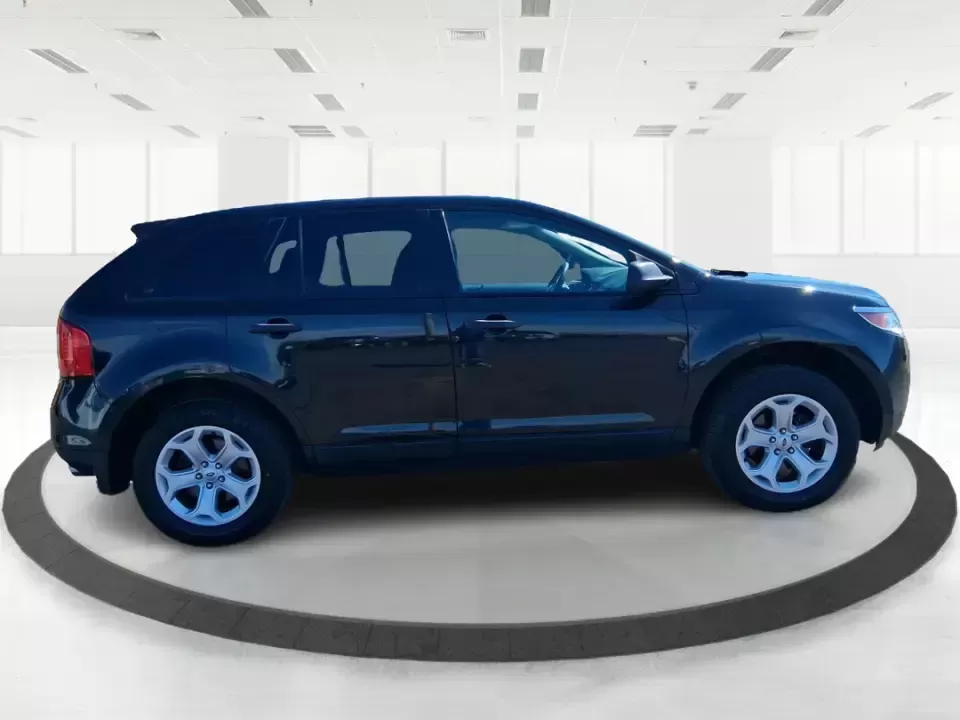 2014 Ford Edge SE (2FMDK4GC2EB) with an 3.5L V-6 DOHC engine, 6-Speed Automatic transmission, located at 401 Woodman Dr, Riverside, OH, 45431, (937) 908-9800, 39.760899, -84.123421 - Whether you're juggling school drop-offs, commuting across the Miami Valley, or packing up for a weekend getaway, this 2014 Ford Edge SE is the kind of SUV that fits real life in Riverside, Ohio. With a roomy cabin, confident traction for unpredictable Midwest weather, and everyday comfort features, - Photo#1
