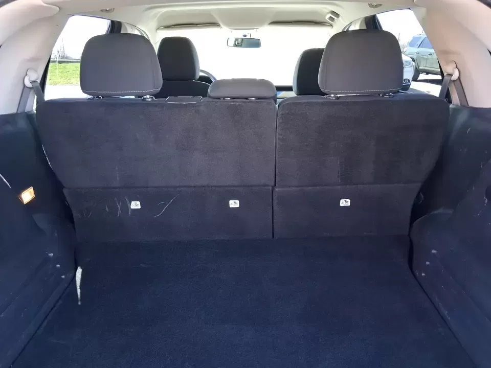 2014 Ford Edge SE (2FMDK4GC2EB) with an 3.5L V-6 DOHC engine, 6-Speed Automatic transmission, located at 401 Woodman Dr, Riverside, OH, 45431, (937) 908-9800, 39.760899, -84.123421 - Whether you're juggling school drop-offs, commuting across the Miami Valley, or packing up for a weekend getaway, this 2014 Ford Edge SE is the kind of SUV that fits real life in Riverside, Ohio. With a roomy cabin, confident traction for unpredictable Midwest weather, and everyday comfort features, - Photo#12