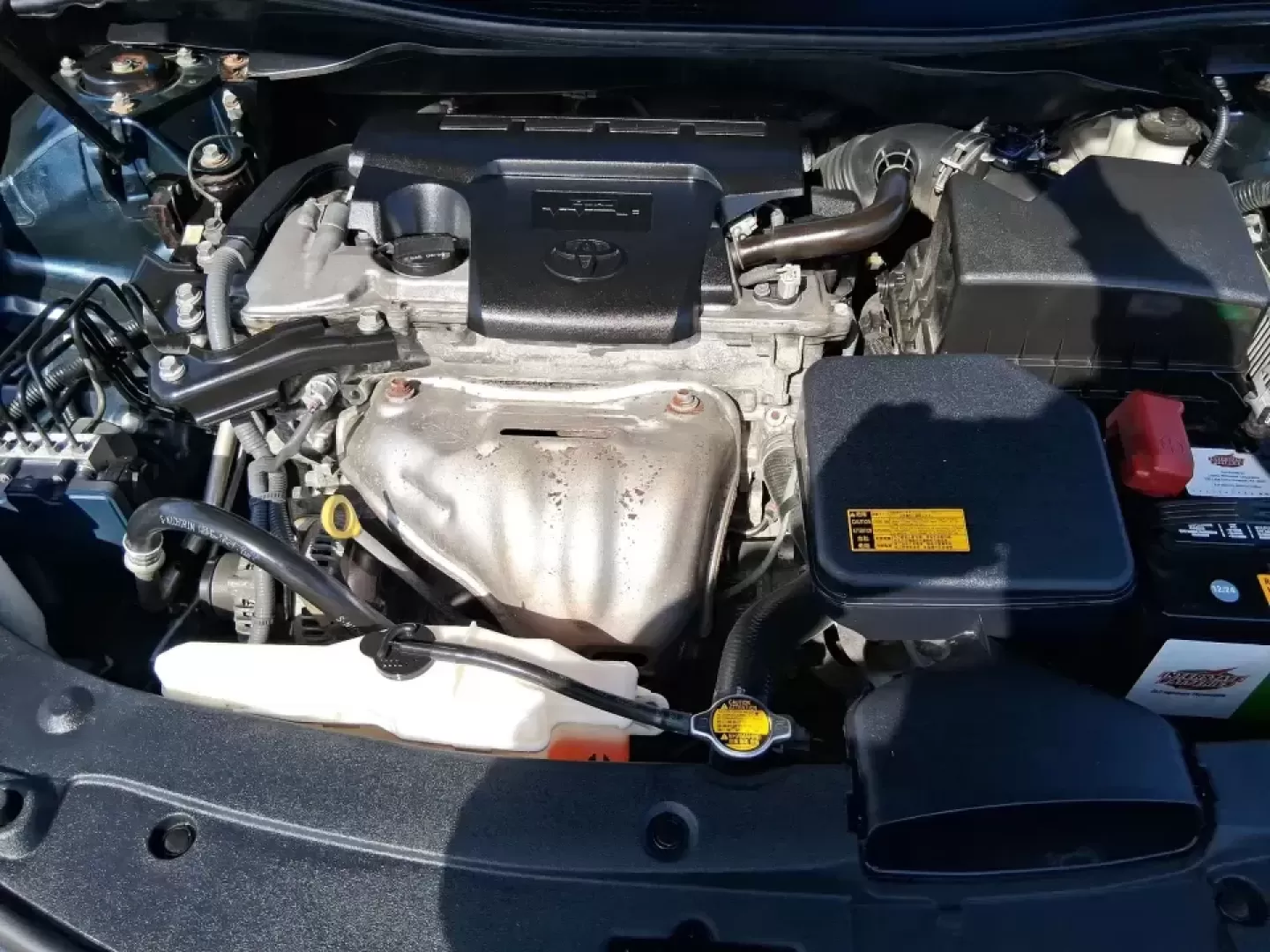 2014 Toyota Camry SE (4T1BF1FK4EU) with an 2.5L I-4 DOHC engine, 6-Speed Automatic transmission, located at 401 Woodman Dr, Riverside, OH, 45431, (937) 908-9800, 39.760899, -84.123421 - Picture your next week going smoother: a reliable commuter for the drive to Wright-Patterson AFB, an easy-to-park sedan for errands around Riverside, and a comfortable ride for weekend trips toward downtown Dayton or a quick loop on I-675. This 2014 Toyota Camry SE is built for real life-dependable, - Photo#11