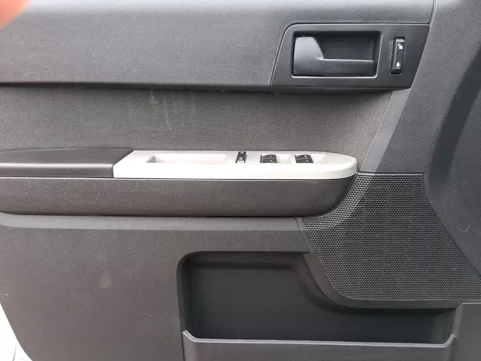 2012 Ford Escape XLT (1FMCU9D70CK) with an 2.5L L4 DOHC 16V engine, 6-Speed Automatic transmission, located at 1184 Kauffman Ave, Fairborn, OH, 45324, (937) 908-9800, 39.807072, -84.030914 - Need a dependable SUV that can handle Ohio's changing seasons, school drop-offs, and weekend getaways without stretching your budget? This **2012 Ford Escape XLT 4WD** is built for real life-comfortable for daily commuting, confident in rain or light snow, and sized just right for errands, road trip - Photo#18