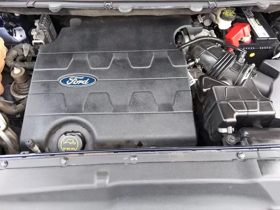 2015 Ford Edge SEL (2FMPK4J88FB) with an 3.5L V6 DOHC 24V engine, 6A transmission, located at 1951 S Dayton Lakeview Rd., New Carlisle, OH, 45344, (937) 908-9800, 39.890999, -84.050255 - Picture your next Ohio weekend: a quick grocery run through New Carlisle turns into a spontaneous drive out toward the Mad River, a family outing near the Clark County Fairgrounds, or an easy road trip down I70 and I675 with everyone comfortable and your gear packed. This 2015 Ford Edge SEL is built - Photo#11