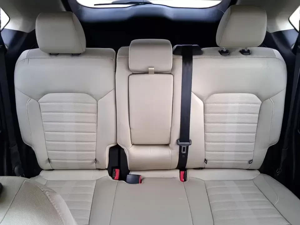 2015 Ford Edge SEL (2FMPK4J88FB) with an 3.5L V6 DOHC 24V engine, 6A transmission, located at 1951 S Dayton Lakeview Rd., New Carlisle, OH, 45344, (937) 908-9800, 39.890999, -84.050255 - Picture your next Ohio weekend: a quick grocery run through New Carlisle turns into a spontaneous drive out toward the Mad River, a family outing near the Clark County Fairgrounds, or an easy road trip down I70 and I675 with everyone comfortable and your gear packed. This 2015 Ford Edge SEL is built - Photo#14