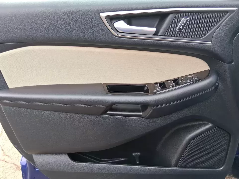 2015 Ford Edge SEL (2FMPK4J88FB) with an 3.5L V6 DOHC 24V engine, 6A transmission, located at 1951 S Dayton Lakeview Rd., New Carlisle, OH, 45344, (937) 908-9800, 39.890999, -84.050255 - Picture your next Ohio weekend: a quick grocery run through New Carlisle turns into a spontaneous drive out toward the Mad River, a family outing near the Clark County Fairgrounds, or an easy road trip down I70 and I675 with everyone comfortable and your gear packed. This 2015 Ford Edge SEL is built - Photo#19