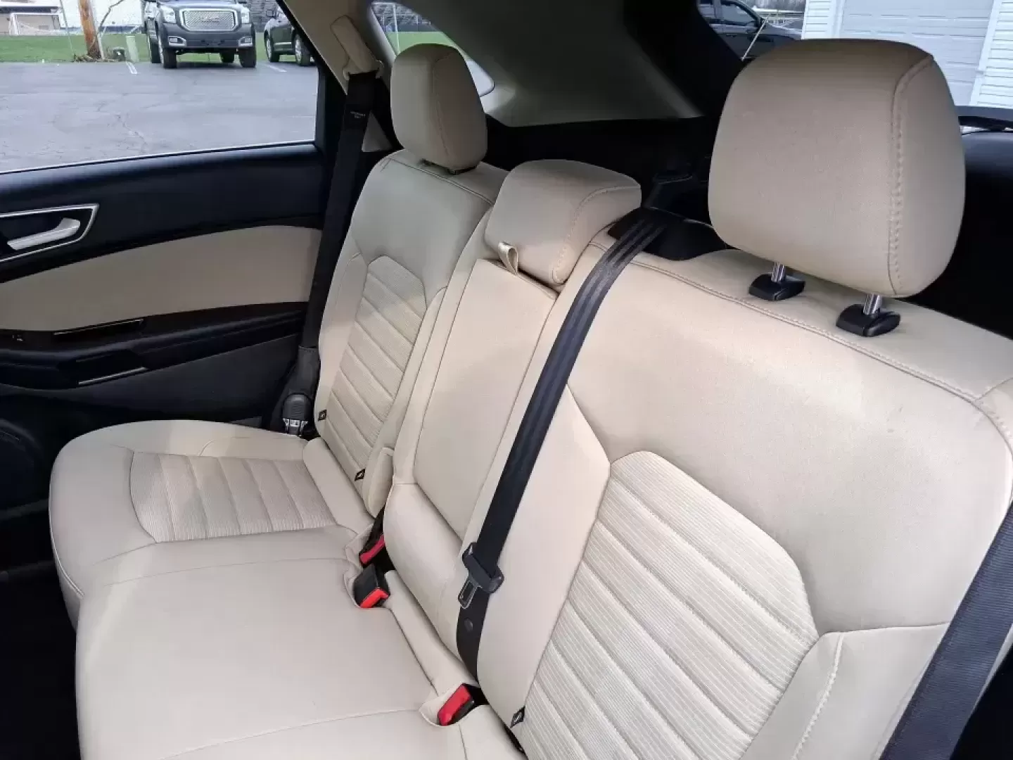 2015 Ford Edge SEL (2FMPK4J88FB) with an 3.5L V6 DOHC 24V engine, 6A transmission, located at 880 E. National Road, Vandalia, OH, 45377, (937) 908-9800, 39.891918, -84.183594 - Picture your next Ohio weekend: a quick grocery run through New Carlisle turns into a spontaneous drive out toward the Mad River, a family outing near the Clark County Fairgrounds, or an easy road trip down I70 and I675 with everyone comfortable and your gear packed. This 2015 Ford Edge SEL is built - Photo#10