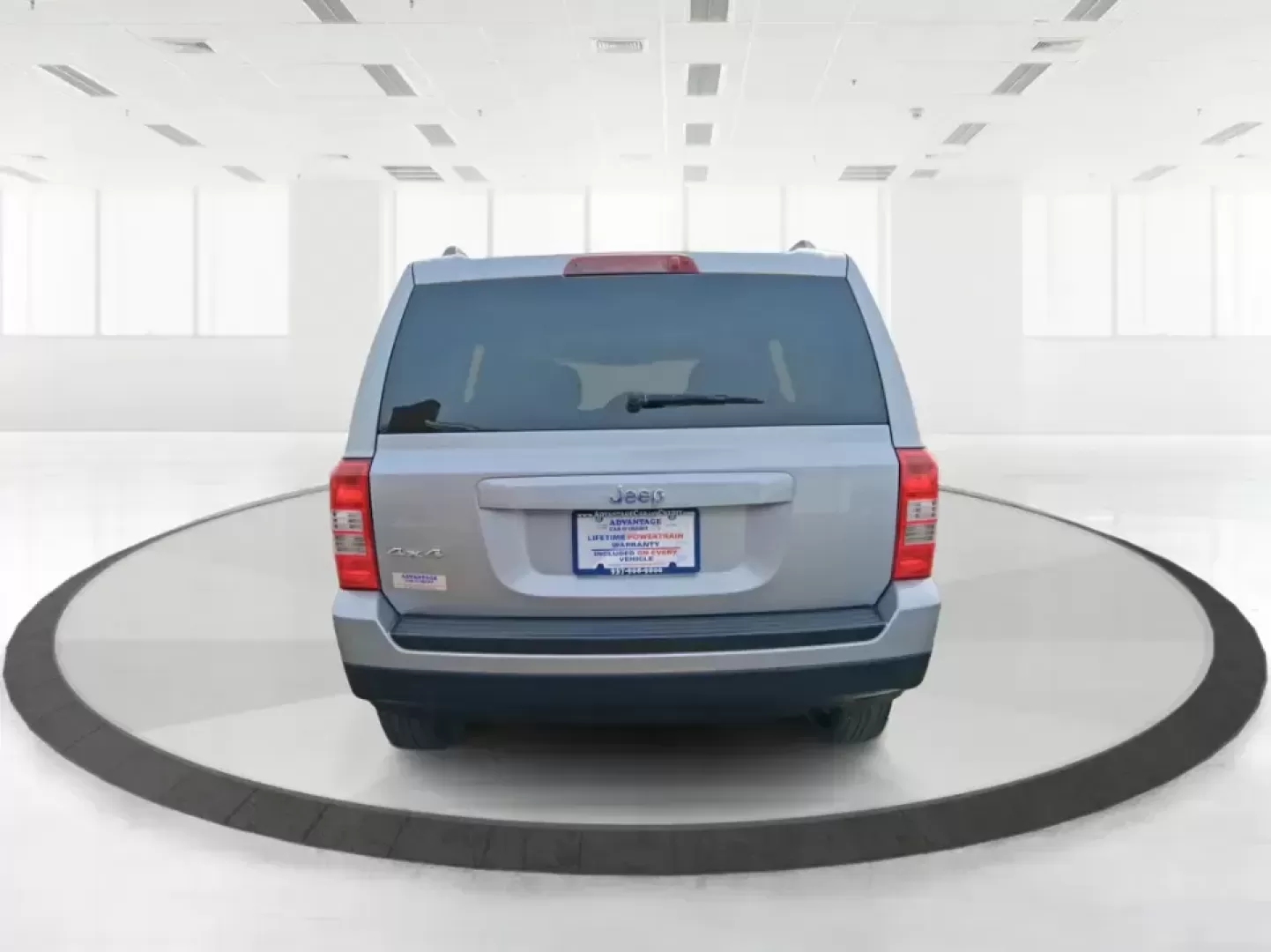 2016 Jeep Patriot Sport (1C4NJRBB2GD) with an 2.4L I-4 DOHC engine, located at 1230 East Main St, Xenia, OH, 45385, (937) 908-9800, 39.688026, -83.910172 - Ready for weekend escapes to John Bryan State Park, a confident commute down US-35, or a practical SUV that can handle Ohio's surprise weather? This 2016 Jeep Patriot Sport in Billet Silver Metallic Clearcoat is built for drivers who want everyday flexibility-room for errands and gear, sure-footed c - Photo#3