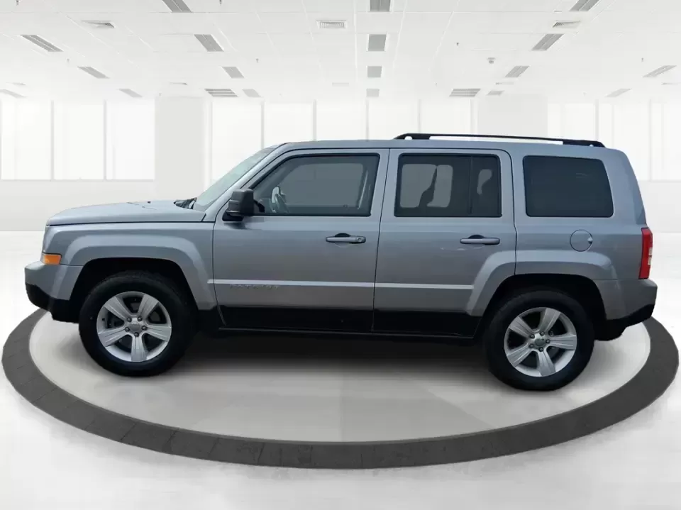 2016 Jeep Patriot Sport (1C4NJRBB2GD) with an 2.4L I-4 DOHC engine, located at 1230 East Main St, Xenia, OH, 45385, (937) 908-9800, 39.688026, -83.910172 - Ready for weekend escapes to John Bryan State Park, a confident commute down US-35, or a practical SUV that can handle Ohio's surprise weather? This 2016 Jeep Patriot Sport in Billet Silver Metallic Clearcoat is built for drivers who want everyday flexibility-room for errands and gear, sure-footed c - Photo#5