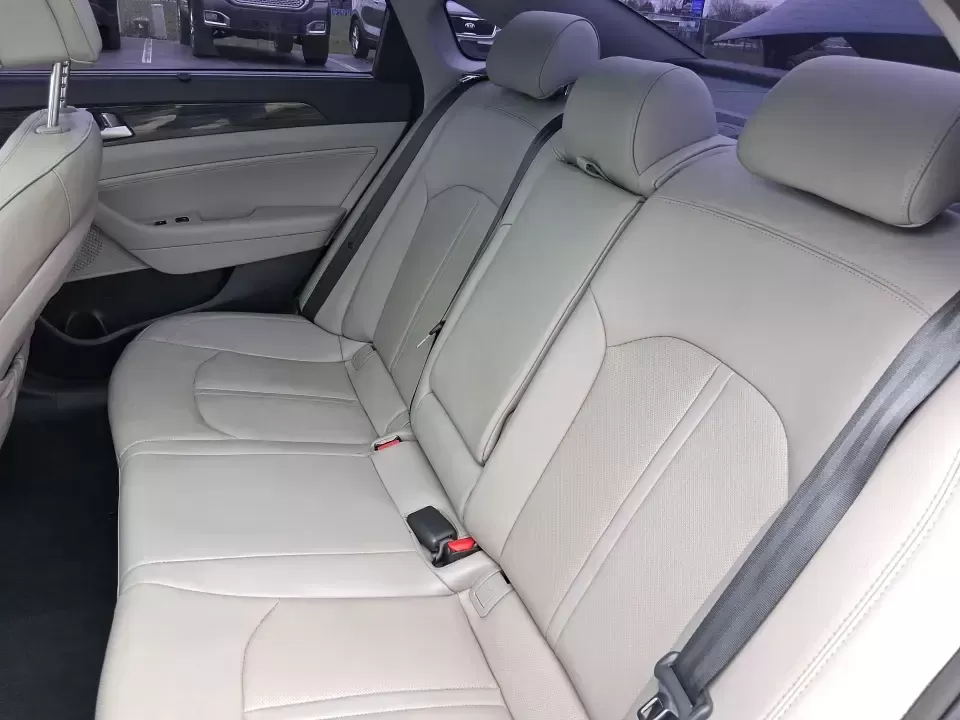 2015 Hyundai Sonata Limited (5NPE34AF5FH) with an 2.4L I-4 gasoline direct injection engine, 6-Speed Automatic transmission, located at 1951 S Dayton Lakeview Rd., New Carlisle, OH, 45344, (937) 908-9800, 39.890999, -84.050255 - Picture your next week going smoother: an easy highway commute up I75, a comfortable school drop-off run through Piqua, and a weekend drive to the Miami County Fairgrounds-all in a sedan that feels upscale without the upscale price. This **2015 Hyundai Sonata Limited** in **Lakeside Blue** is built - Photo#10