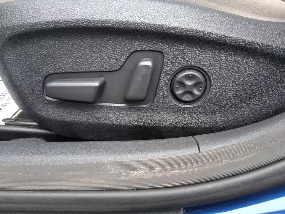 2015 Hyundai Sonata Limited (5NPE34AF5FH) with an 2.4L I-4 gasoline direct injection engine, 6-Speed Automatic transmission, located at 1951 S Dayton Lakeview Rd., New Carlisle, OH, 45344, (937) 908-9800, 39.890999, -84.050255 - Picture your next week going smoother: an easy highway commute up I75, a comfortable school drop-off run through Piqua, and a weekend drive to the Miami County Fairgrounds-all in a sedan that feels upscale without the upscale price. This **2015 Hyundai Sonata Limited** in **Lakeside Blue** is built - Photo#17