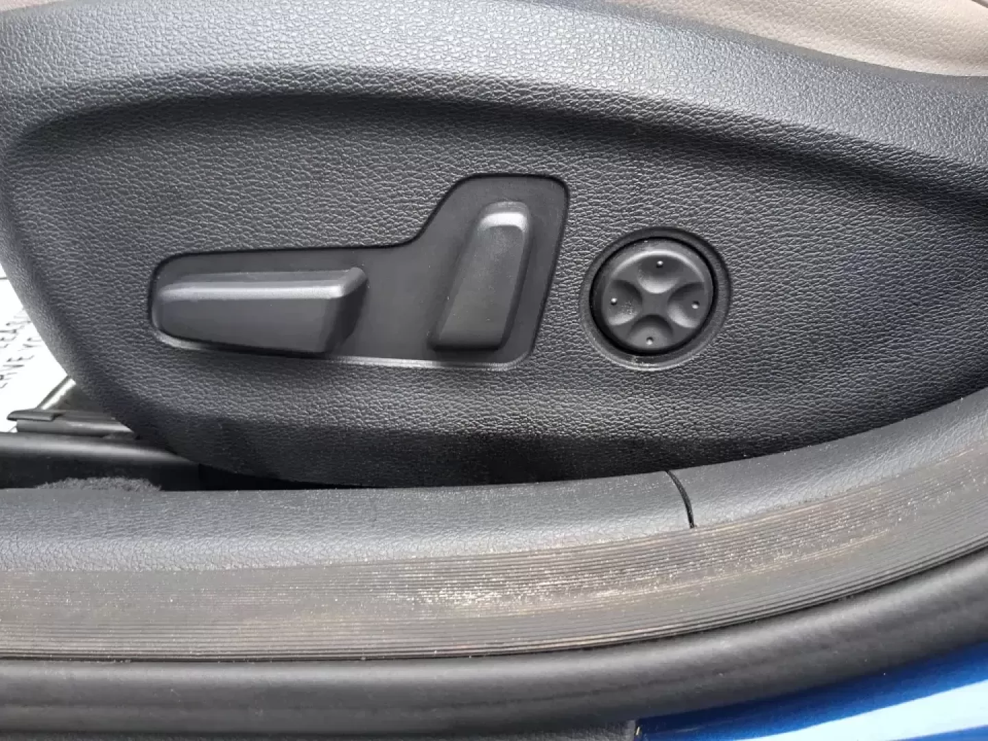 2015 Hyundai Sonata Limited (5NPE34AF5FH) with an 2.4L I-4 gasoline direct injection engine, 6-Speed Automatic transmission, located at 401 Woodman Dr, Riverside, OH, 45431, (937) 908-9800, 39.760899, -84.123421 - Picture your next week going smoother: an easy highway commute up I75, a comfortable school drop-off run through Piqua, and a weekend drive to the Miami County Fairgrounds-all in a sedan that feels upscale without the upscale price. This **2015 Hyundai Sonata Limited** in **Lakeside Blue** is built - Photo#17