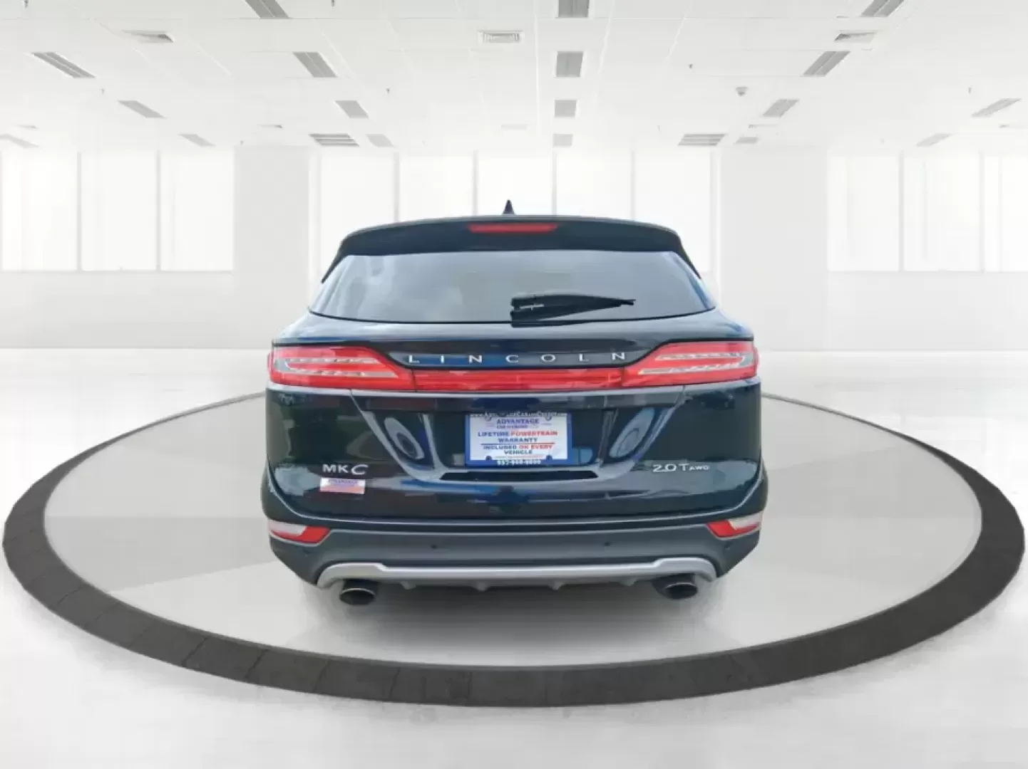 2017 Lincoln MKC Reserve (5LMCJ3D97HU) with an 2.0L L4 DOHC 16V engine, 6A transmission, located at 8750 N County Rd 25A, Piqua, OH, 45356, (937) 908-9800, 40.164391, -84.232513 - Picture your next road trip starting in Piqua with the family loaded up, playlists queued, and plenty of room for luggage-then finishing the day with a quiet, comfortable drive home on I75. This 2017 Lincoln MKC Reserve SUV is built for real life: long commutes, weekend getaways to Indian Lake, and - Photo#3