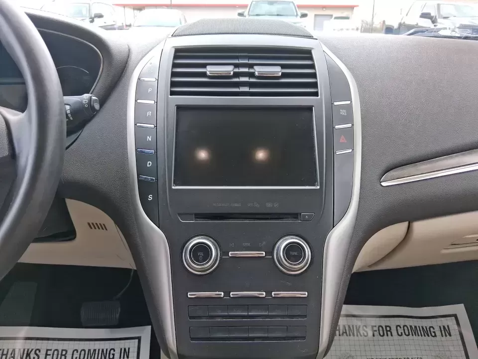 2017 Lincoln MKC Reserve (5LMCJ3D97HU) with an 2.0L L4 DOHC 16V engine, 6A transmission, located at 8750 N County Rd 25A, Piqua, OH, 45356, (937) 908-9800, 40.164391, -84.232513 - Picture your next road trip starting in Piqua with the family loaded up, playlists queued, and plenty of room for luggage-then finishing the day with a quiet, comfortable drive home on I75. This 2017 Lincoln MKC Reserve SUV is built for real life: long commutes, weekend getaways to Indian Lake, and - Photo#12