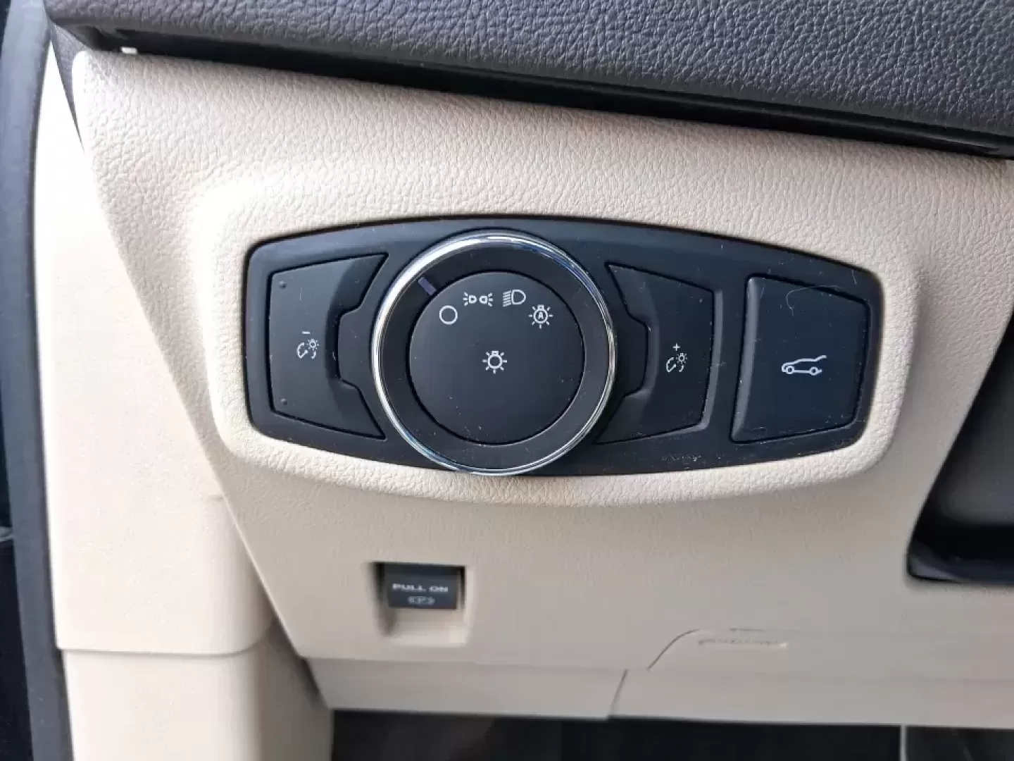 2017 Lincoln MKC Reserve (5LMCJ3D97HU) with an 2.0L L4 DOHC 16V engine, 6A transmission, located at 8750 N County Rd 25A, Piqua, OH, 45356, (937) 908-9800, 40.164391, -84.232513 - Picture your next road trip starting in Piqua with the family loaded up, playlists queued, and plenty of room for luggage-then finishing the day with a quiet, comfortable drive home on I75. This 2017 Lincoln MKC Reserve SUV is built for real life: long commutes, weekend getaways to Indian Lake, and - Photo#17