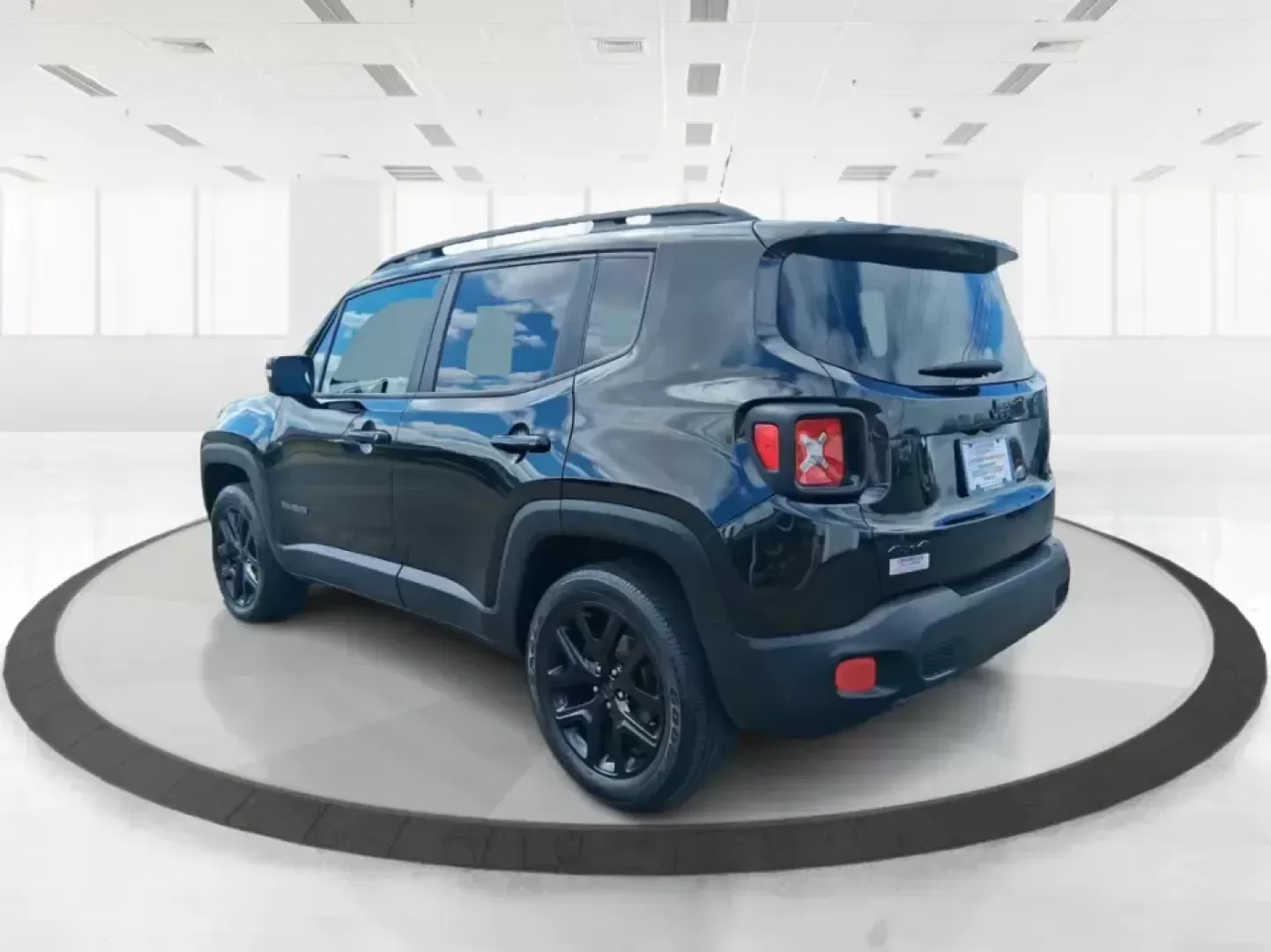 2017 Jeep Renegade Altitude 4x4 (ZACCJBBBXHP) with an 2.4L L4 DOHC 16V engine, 6M transmission, located at 4508 South Dixie Dr, Moraine, OH, 45439, (937) 908-9800, 39.689976, -84.218452 - Picture your next Ohio weekend: loading up the gear for a quick getaway to Carillon Historical Park, meeting friends near The Greene for dinner, or taking the scenic back roads out toward Caesar Creek-without worrying about the weather. This 2017 Jeep Renegade Altitude 4x4 is built for real-life ver - Photo#4